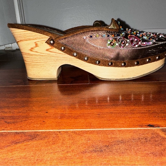 Beaded Clogs🤎 - Picture 5 of 5